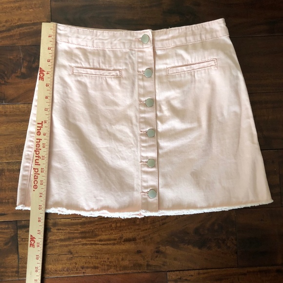 🎁 NWT Frayed Pink Button-front Denim Skirt - Picture 5 of 7